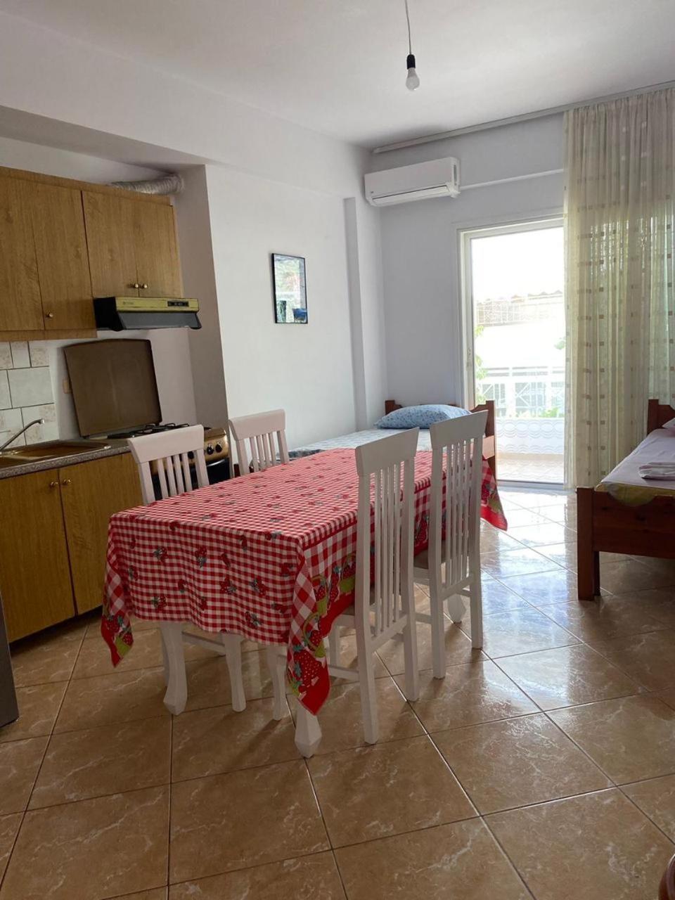 Tulipani Apartments Near Port Sarandë Exteriör bild